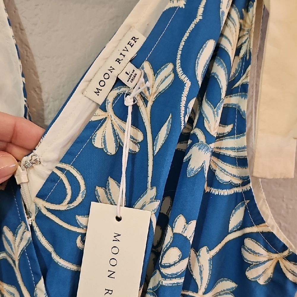 NWT Moon River Blue and White Floral Ruffle Maxi Dress Womens Large - Picture 7 of 11